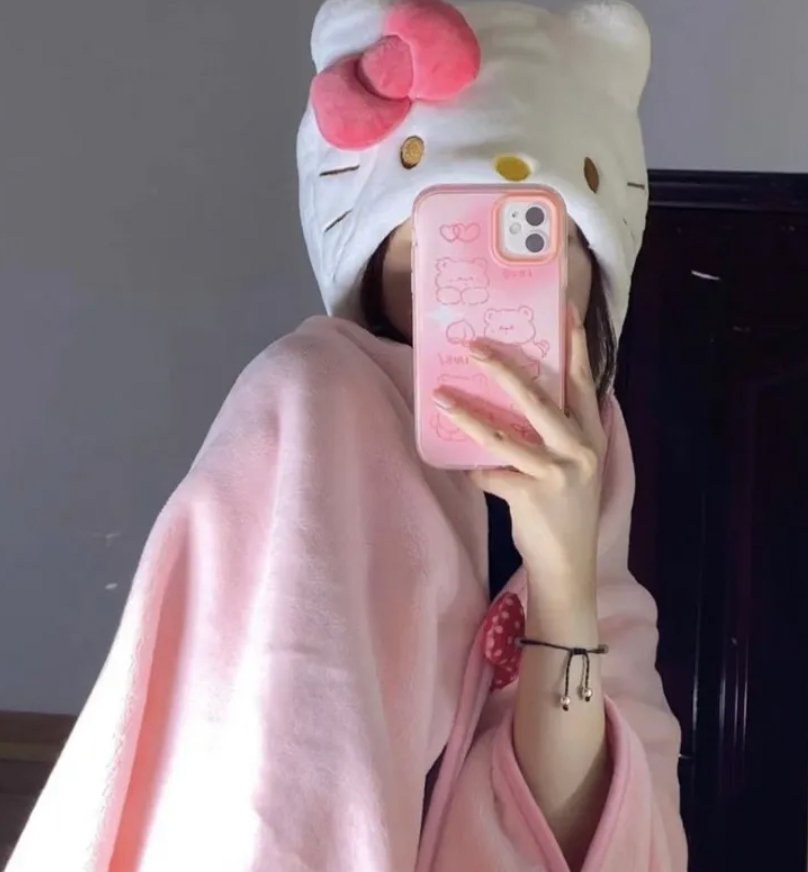 Hello Kitty Hood Blanket – Magicalverseshop